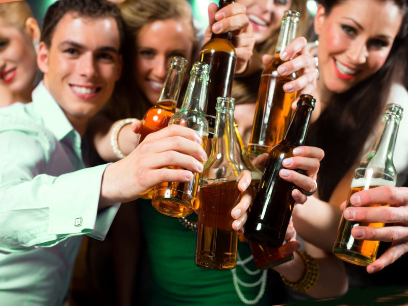 Вечеринка с алкоголем